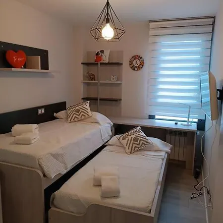 ¡al Lado De La Clinica Oftalmologica Vega! Oviede