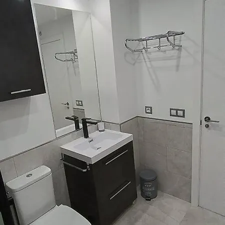 ¡al Lado De La Clinica Oftalmologica Vega! Appartement Oviede