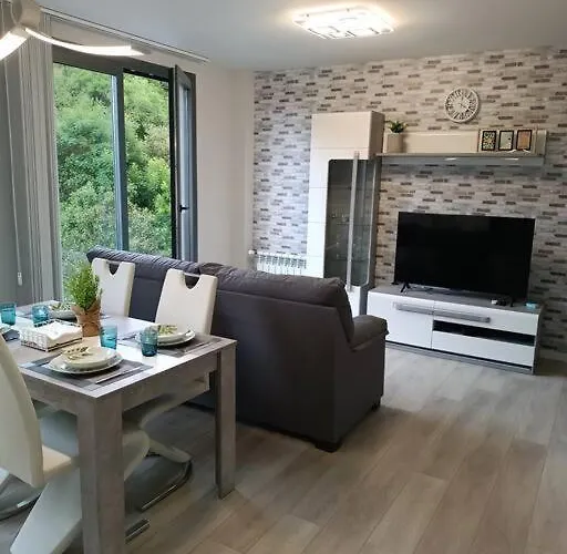 ¡al Lado De La Clinica Oftalmologica Vega! * Oviédo