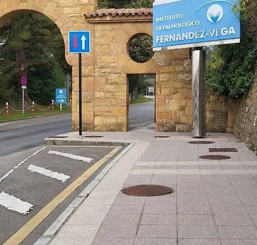 ¡al Lado De La Clinica Oftalmologica Vega! * Oviédo