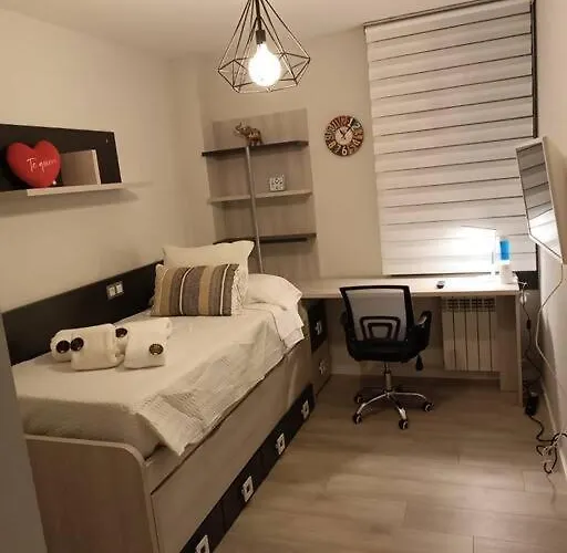 ¡al Lado De La Clinica Oftalmologica Vega! * Oviédo