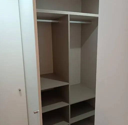 ¡al Lado De La Clinica Oftalmologica Vega! Oviédo